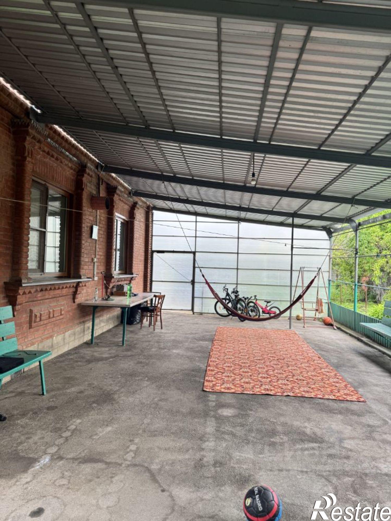 Купить дачу, дом, коттедж за 10 000 000 рублей на ул Матросова, 28