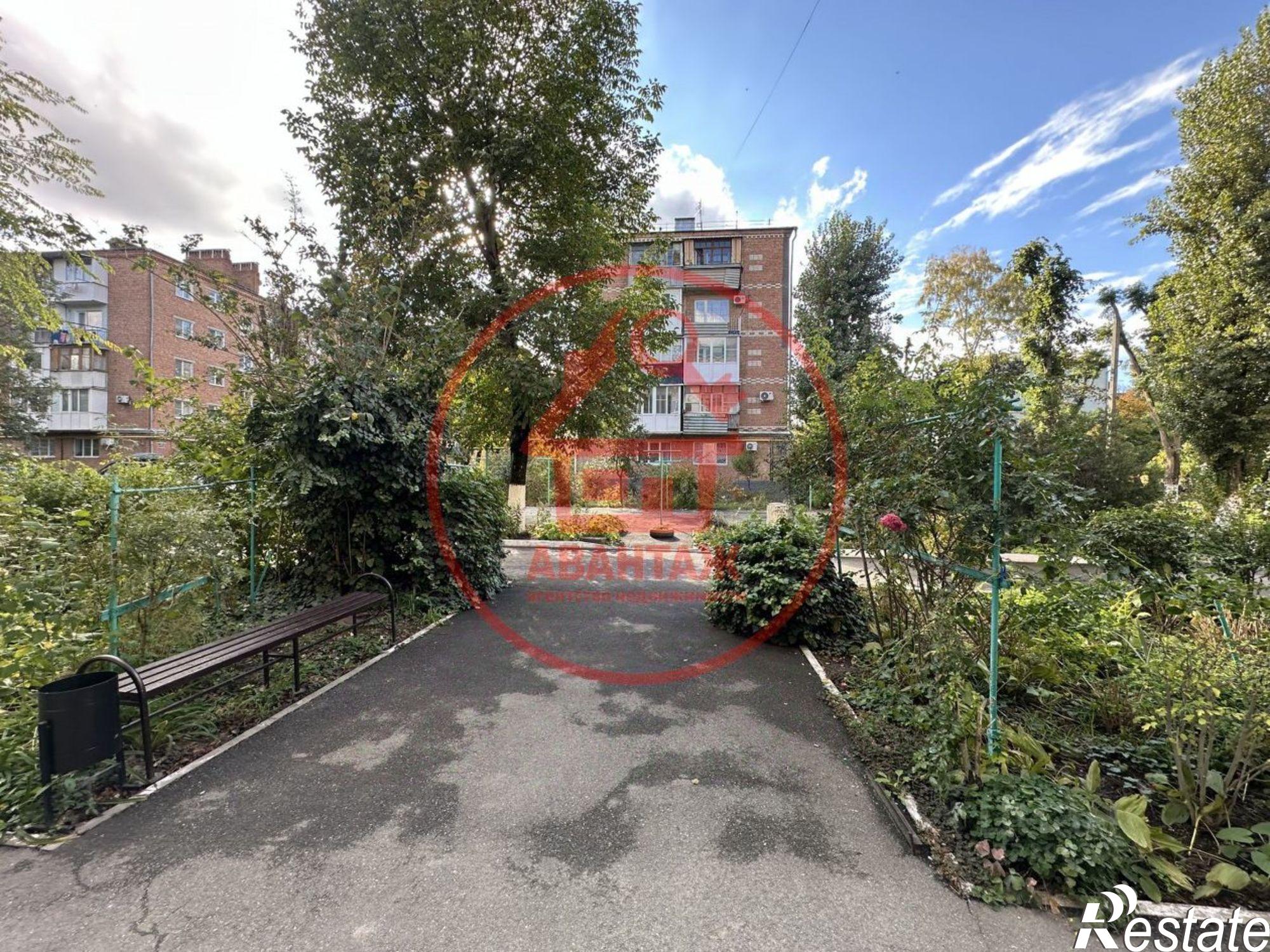 Купить квартиру за 3 300 000 рублей на Черноморская улица, 22А