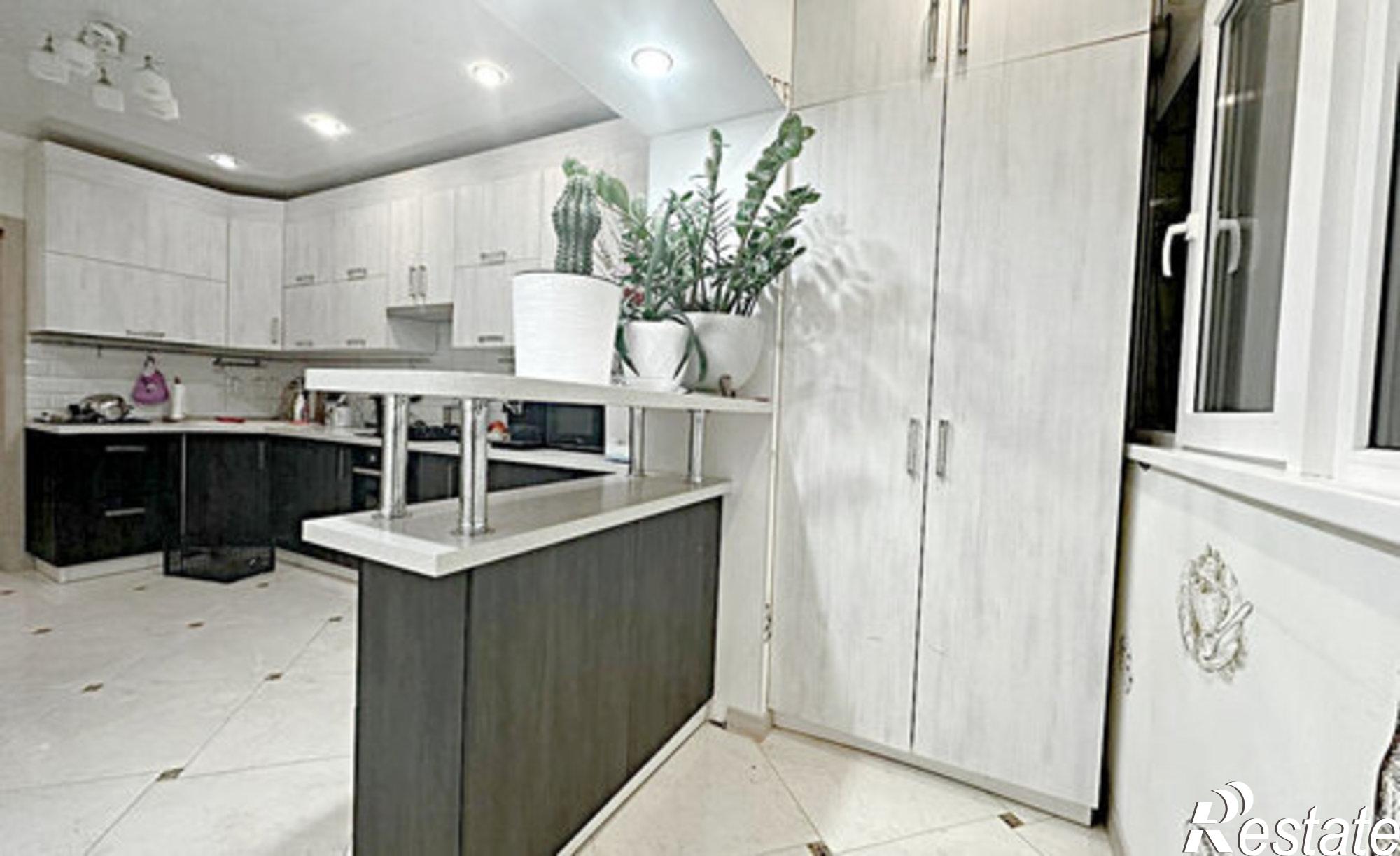 Купить квартиру за 8 800 000 рублей на ул Каспарова, 65