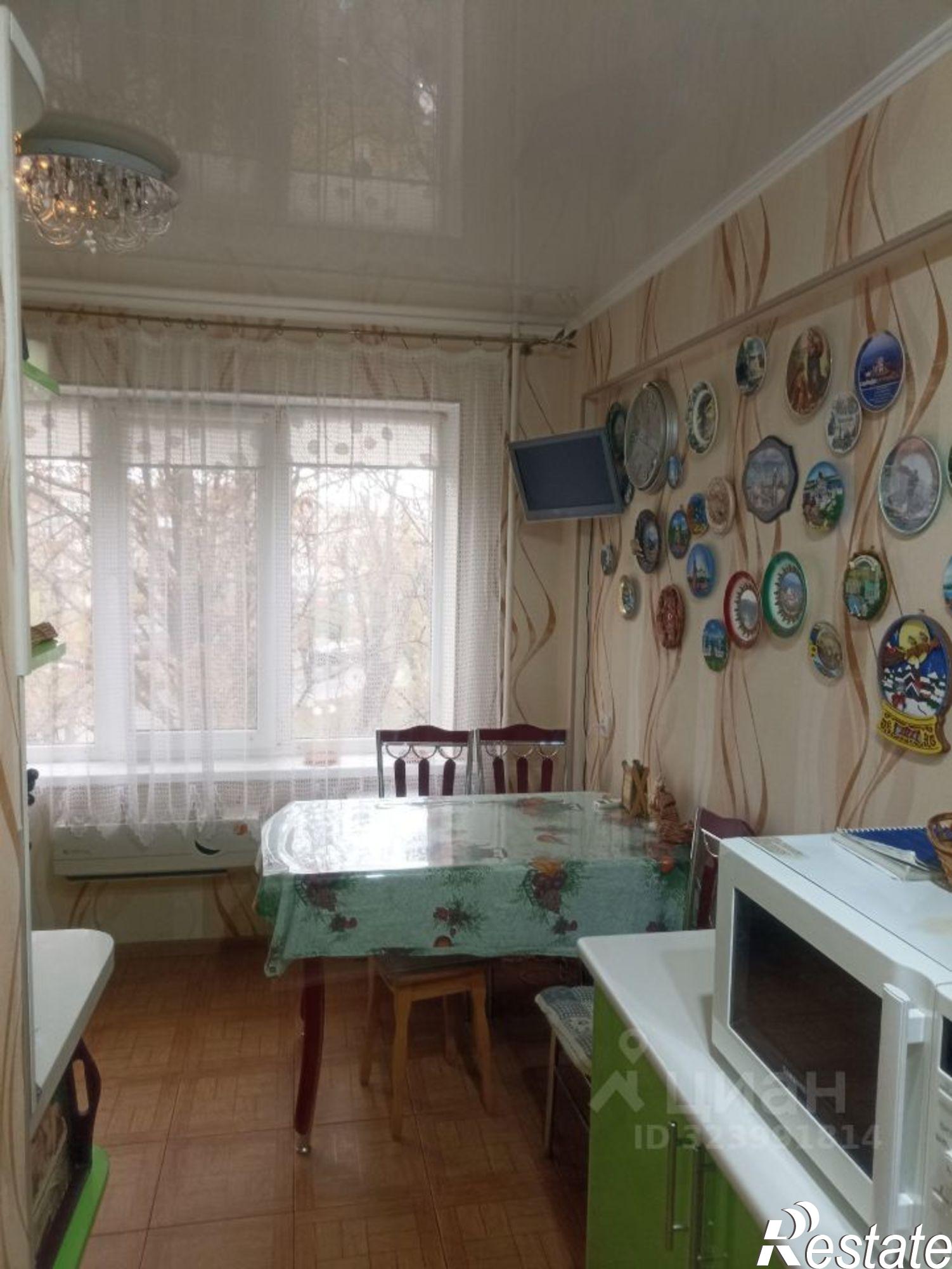 Сдать квартиру за 15 000 рублей на ул Азовская, 3