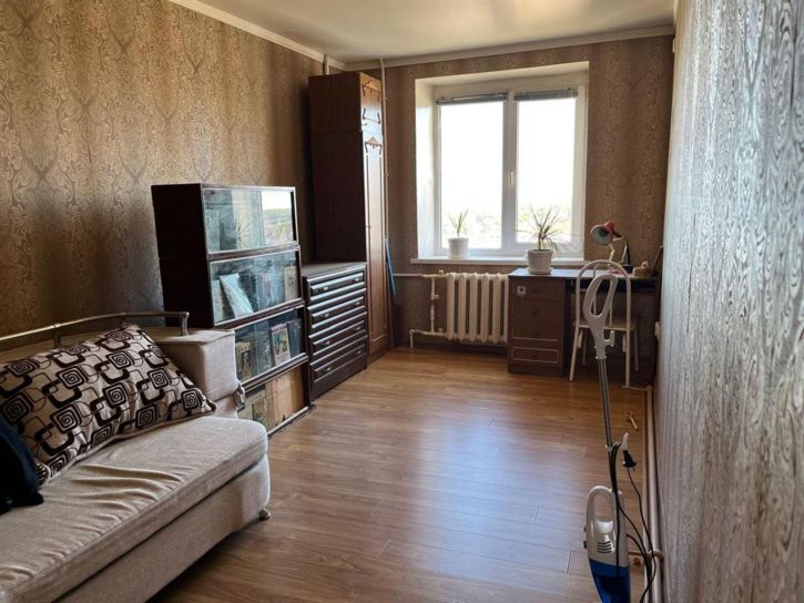 4-комн квартира ул Луначарского, д. 408