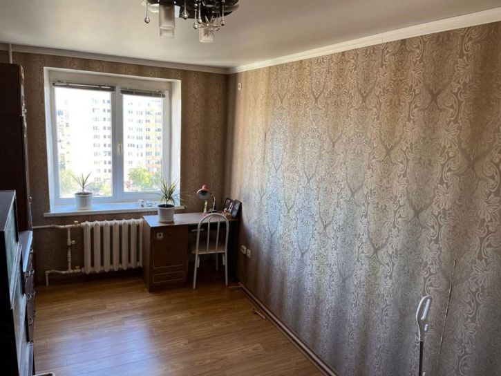 4-комн квартира ул Луначарского, д. 408