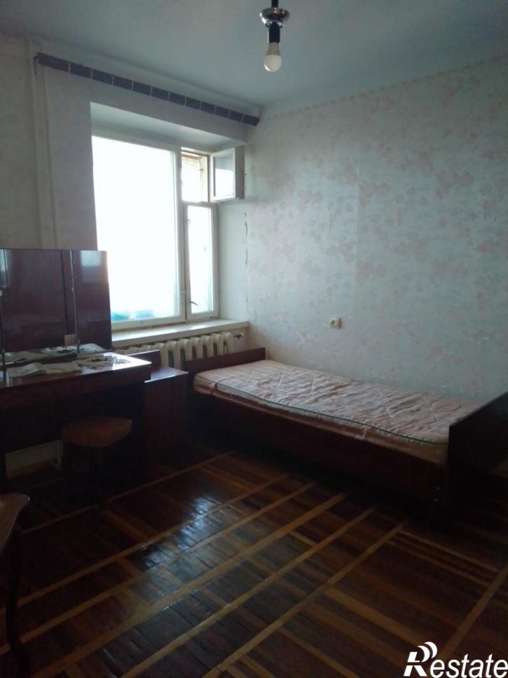 4-комн квартира Ефремова ул., 111