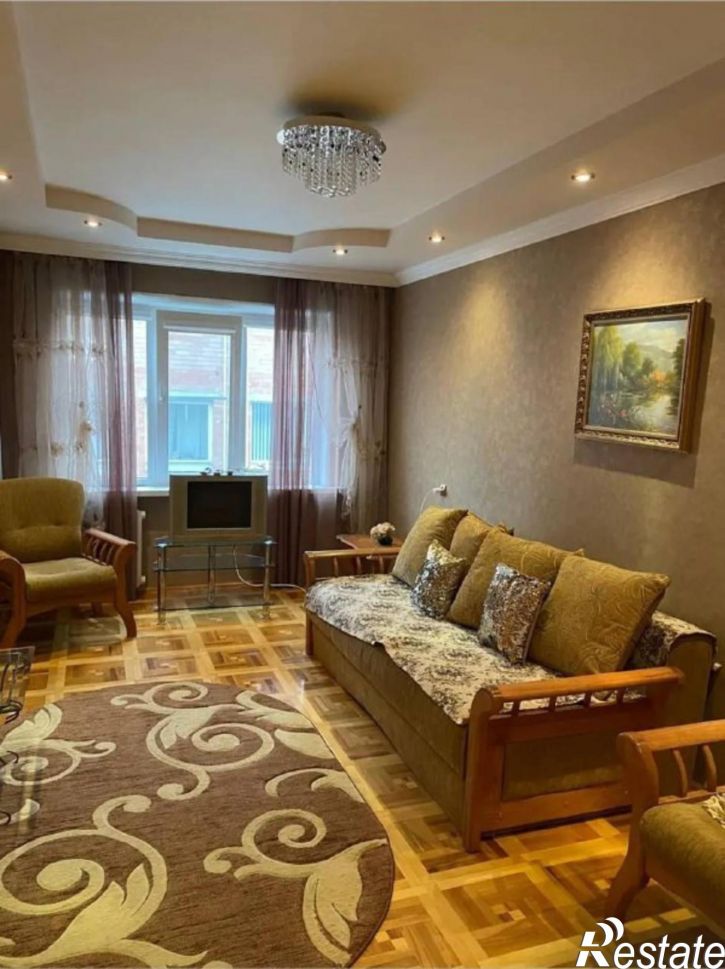 3-комн квартира Каспарова ул., 23