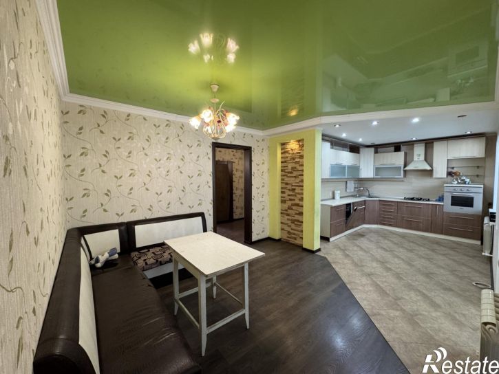 3-комн квартира Каспарова ул., 43