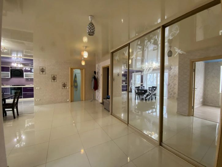 3-комн квартира Советской Армии ул., 32