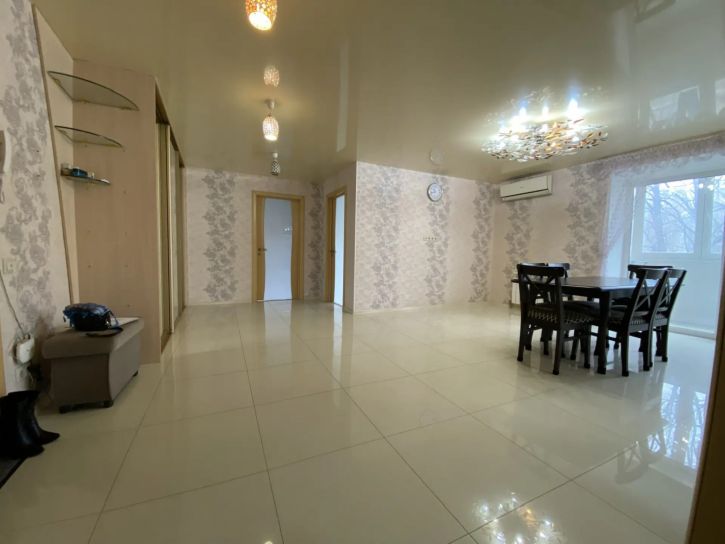 3-комн квартира Советской Армии ул., 32