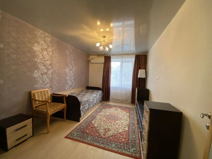 3-комн квартира Советской Армии ул., 32