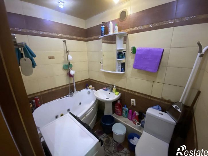 3-комн квартира Азовская ул., 16