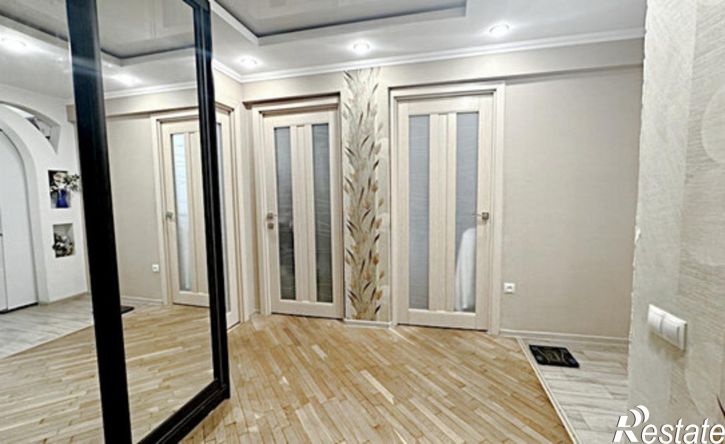 3-комн квартира улица Советской Армии, 27,  д. 27