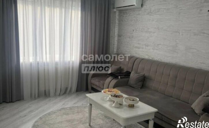 4-комн квартира улица микрорайон № 8, 3/2,  д. 3/2