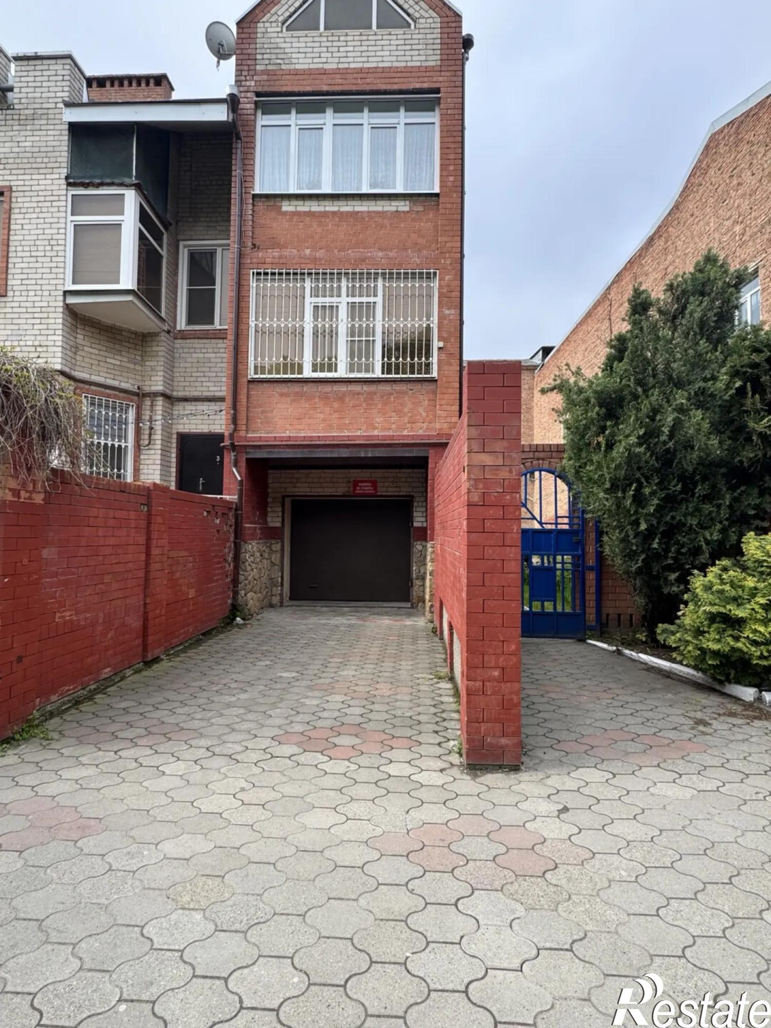 Купить гараж, место в паркинге за 1 800 000 рублей на Розы Люксембург ул., 168-170