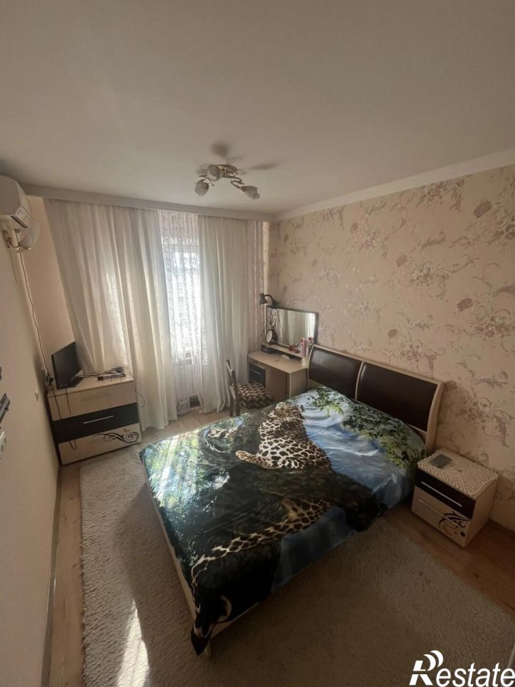 3-комн квартира Новороссийская ул., 44