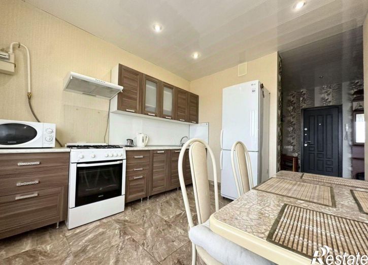 2-комн квартира улица Советской Армии, 44,  д. 44