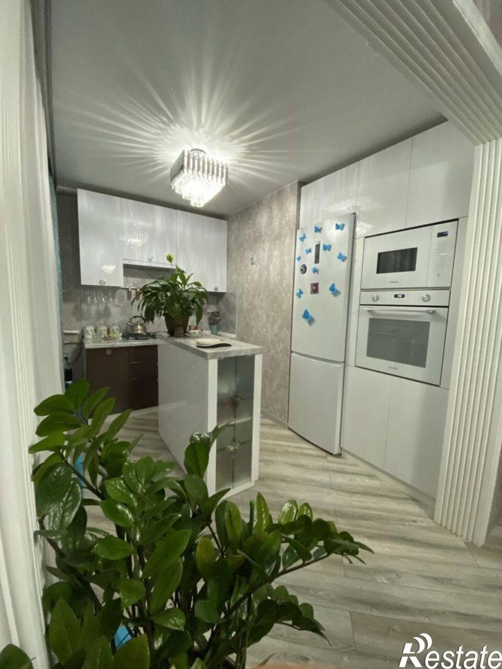 3-комн квартира Новороссийская ул., 108