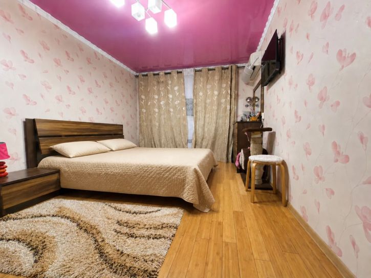 3-комн квартира Луначарского ул., 102