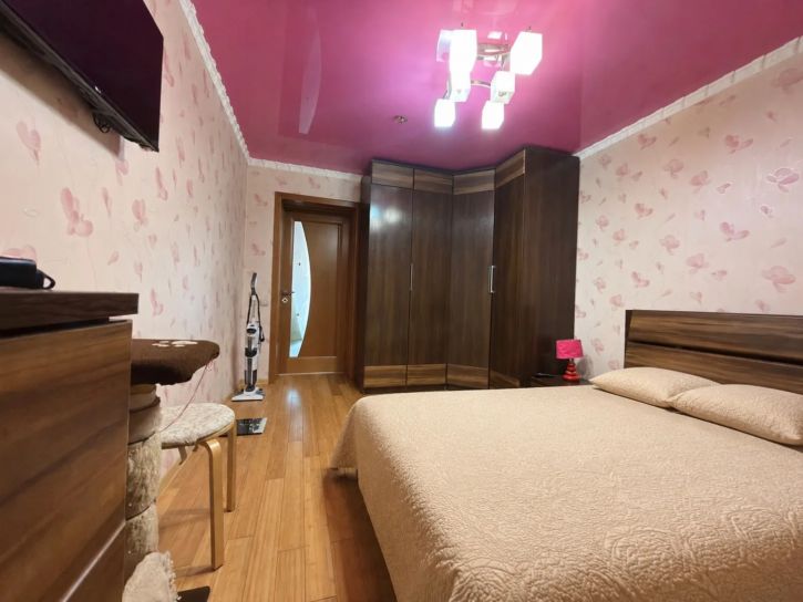 3-комн квартира Луначарского ул., 102