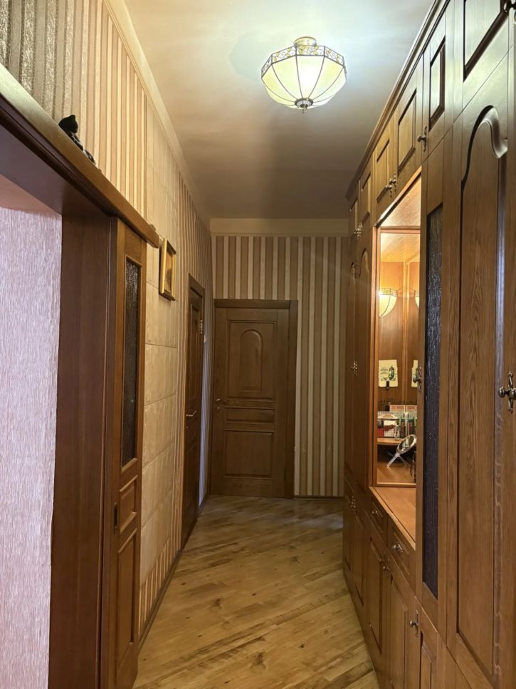 3-комн квартира Первомайская ул., 8