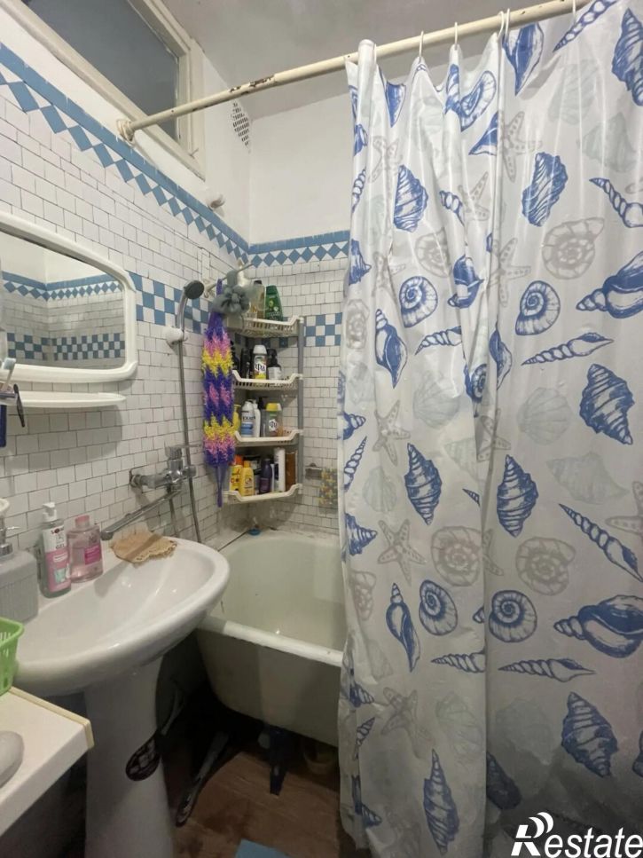 2-комн квартира Азовская ул., 6
