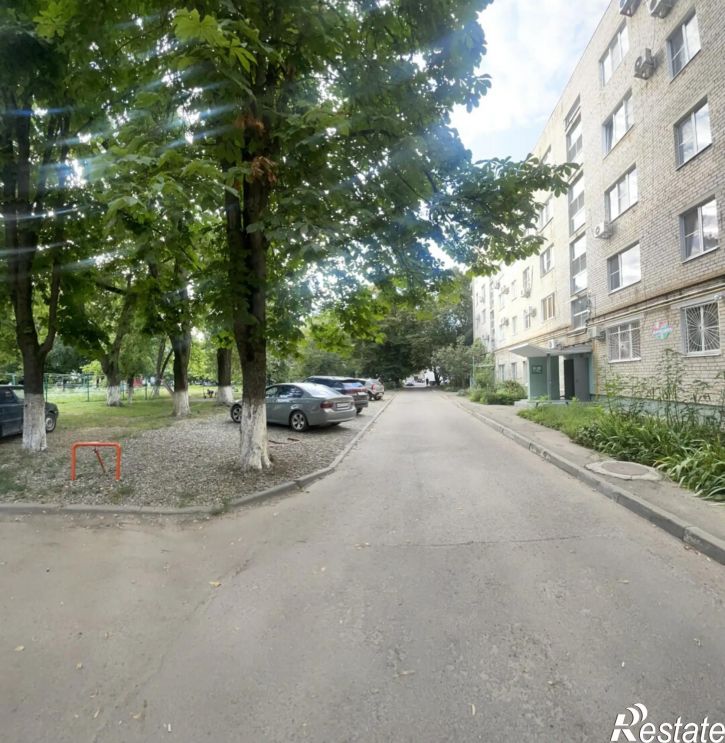 2-комн квартира Азовская ул., 6