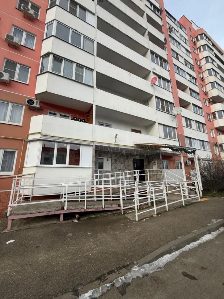 1-комн квартира Авиаторов проспект, 4