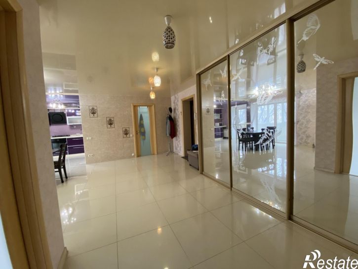 3-комн квартира Советской Армии ул., 32