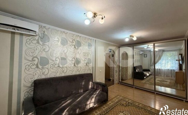 3-комн квартира ул 11-я Линия, 1,  д. 1