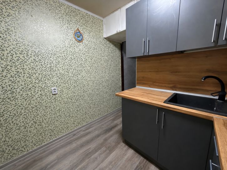 3-комн квартира Советской Армии ул., 222/1