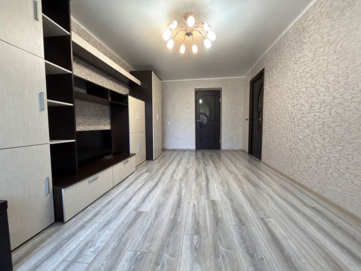 3-комн квартира Советской Армии ул., 222/1