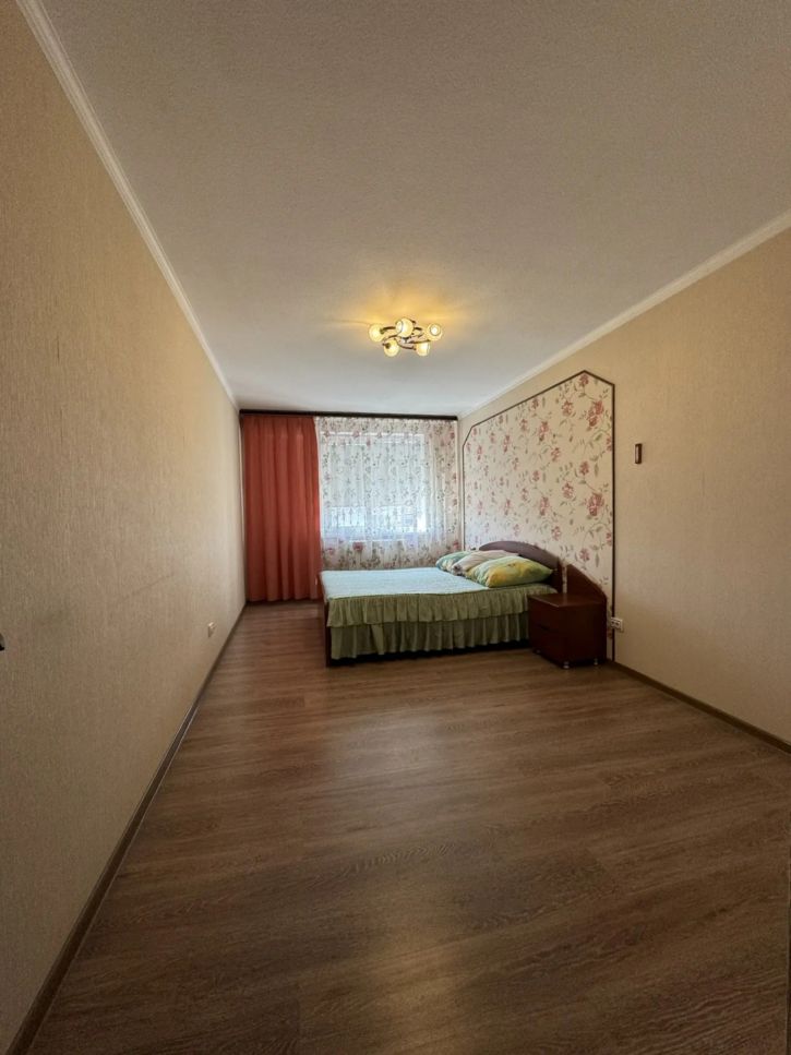 3-комн квартира Каспарова ул., 43