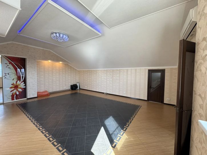 3-комн квартира Каспарова ул., 43