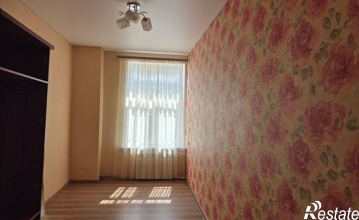 3-комн квартира ул Ефремова, 35,  д. 35
