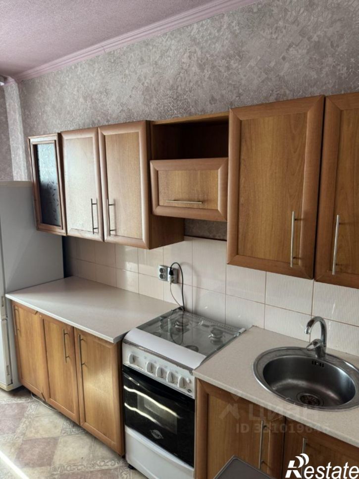 3-комн квартира 8-й микрорайон, 3/3