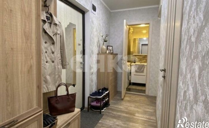 2-комн квартира 8-й микрорайон, 3/3