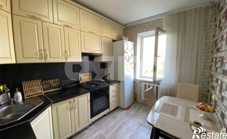 2-комн квартира 8-й микрорайон, 3/3