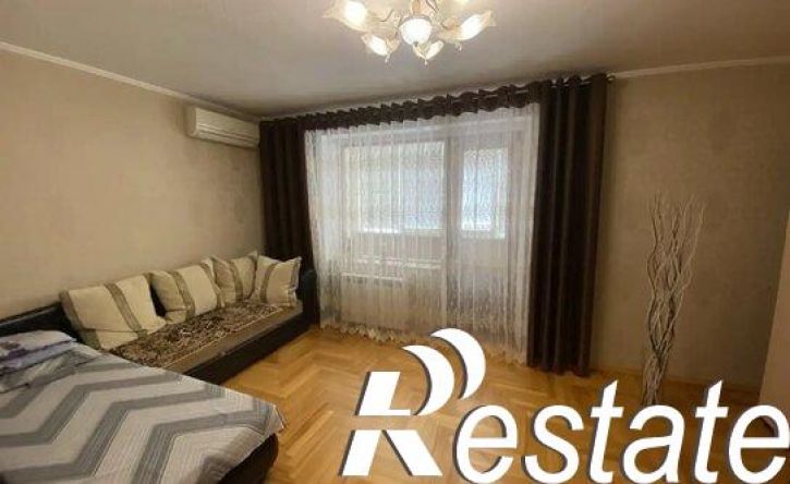 3-комн квартира улица Ефремова, 75,  д. 75