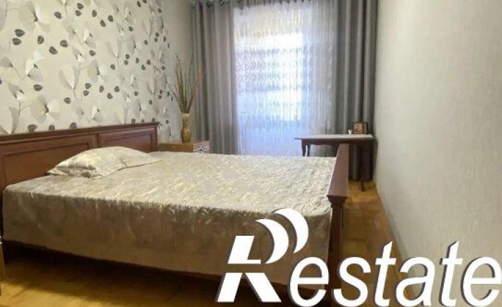 3-комн квартира улица Ефремова, 75,  д. 75