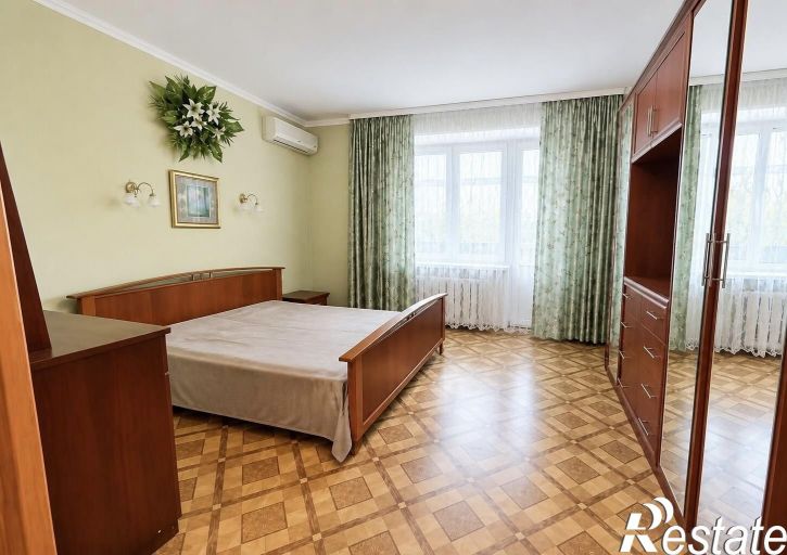 3-комн квартира 5-я Линия ул., 21