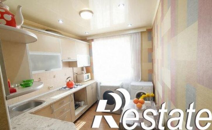 4-комн квартира улица Луначарского, 408,  д. 408