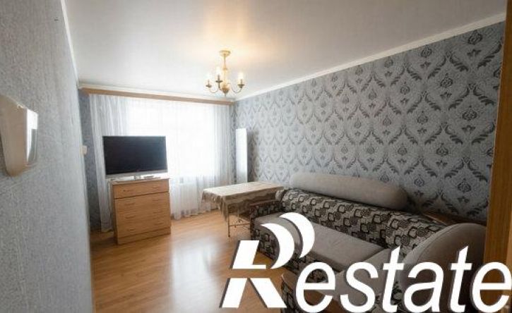 4-комн квартира улица Луначарского, 408,  д. 408