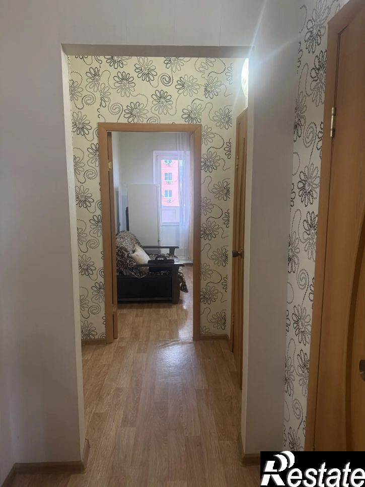 1-комн квартира Авиаторов проспект, 4