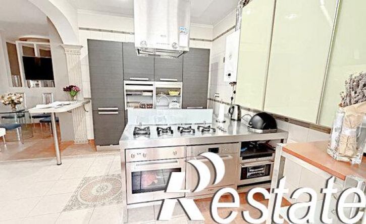 4-комн квартира улица Мира, 51,  д. 51