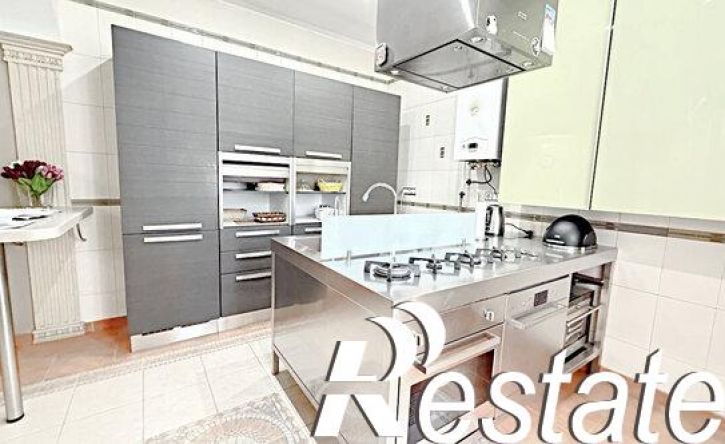 4-комн квартира улица Мира, 51,  д. 51